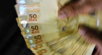 Primeira parcela do décimo terceiro deve ser paga até esta quinta 